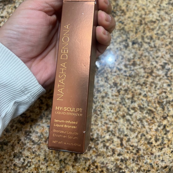 NATASHA DENONA
 Hy-Sculpt Liquid Bronzer - Picture 7 of 7